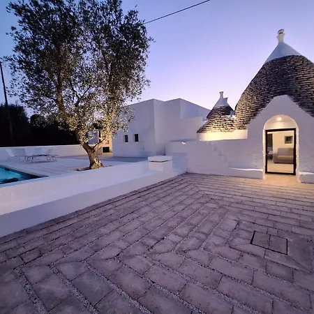 Villa Trulli Au Milieu D'un Champ D'oliviers Avec Piscine