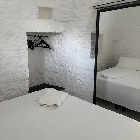 Villa Trulli Au Milieu D'un Champ D'oliviers Avec Piscine Ceglie Messapica