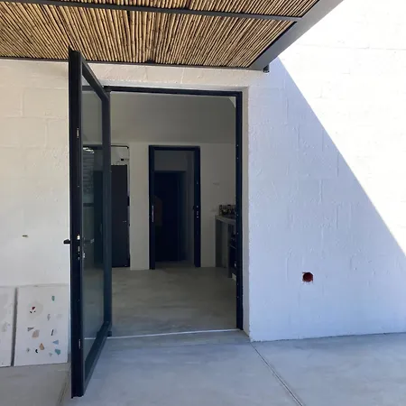 Trulli Au Milieu D'un Champ D'oliviers Avec Piscine * Ceglie Messapica