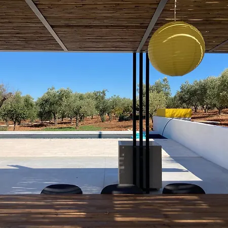 Trulli Au Milieu D'un Champ D'oliviers Avec Piscine Villa *