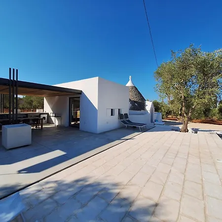 Villa Trulli Au Milieu D'un Champ D'oliviers Avec Piscine *